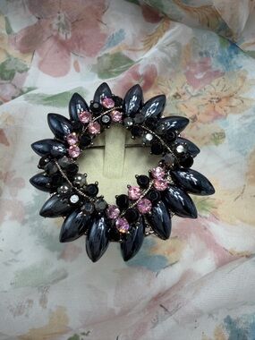 👍50% off Vintage Art glass Hematite style Brooch #481UR